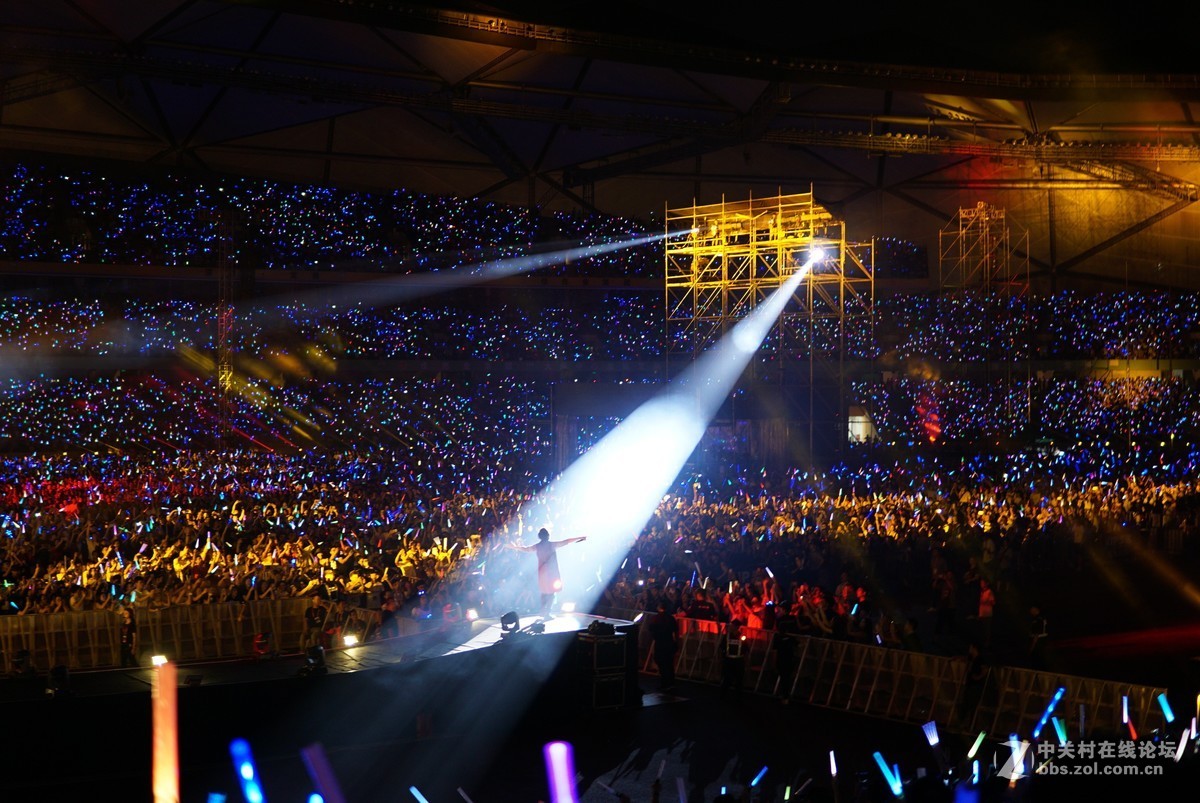 一组A6000+适马30 1.4的演唱会实拍