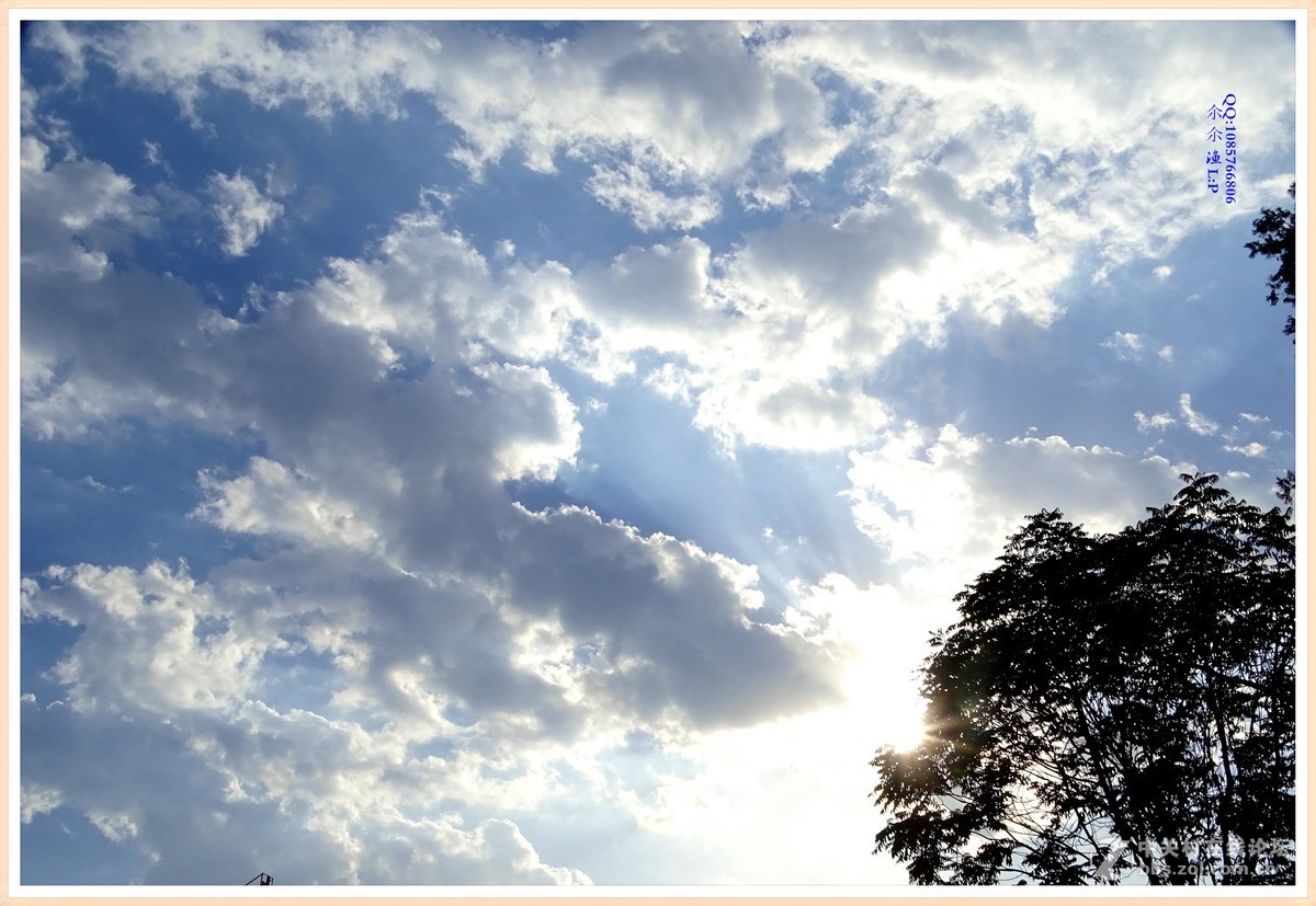 蓝天白云    千变万化