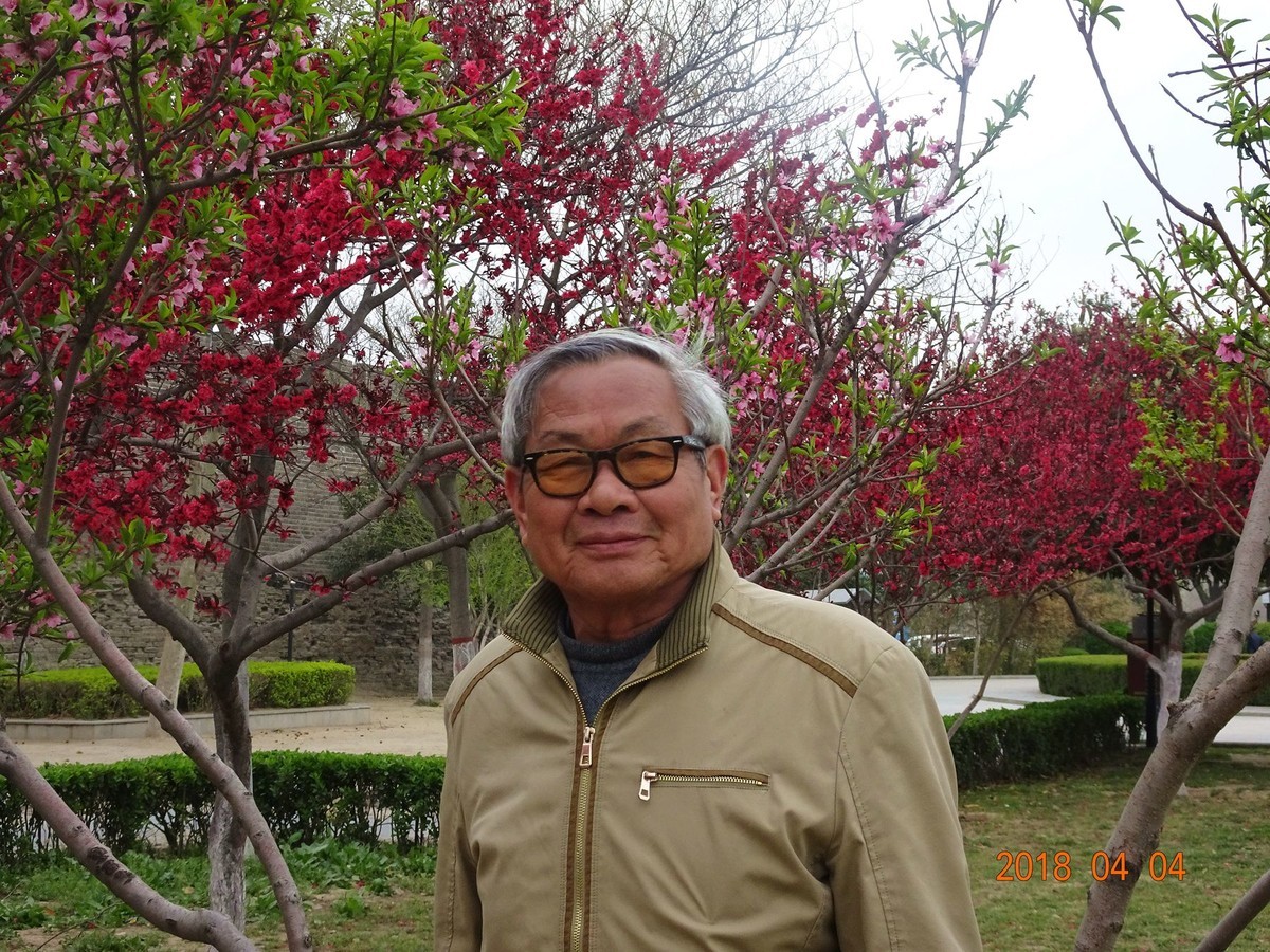 开封自拍照。我摄影我快乐，齐摄影齐快乐。75岁一老头祝摄友都快乐。