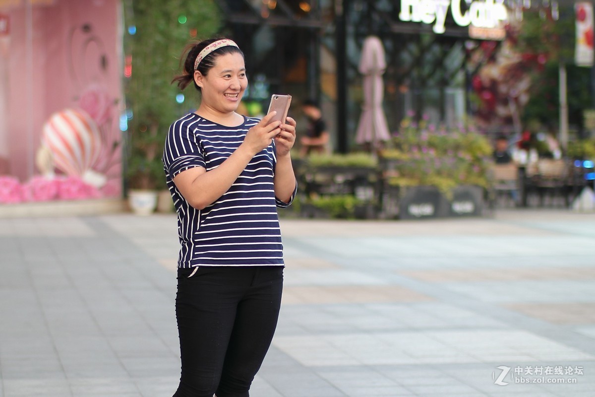 永诺50定大光圈抓拍