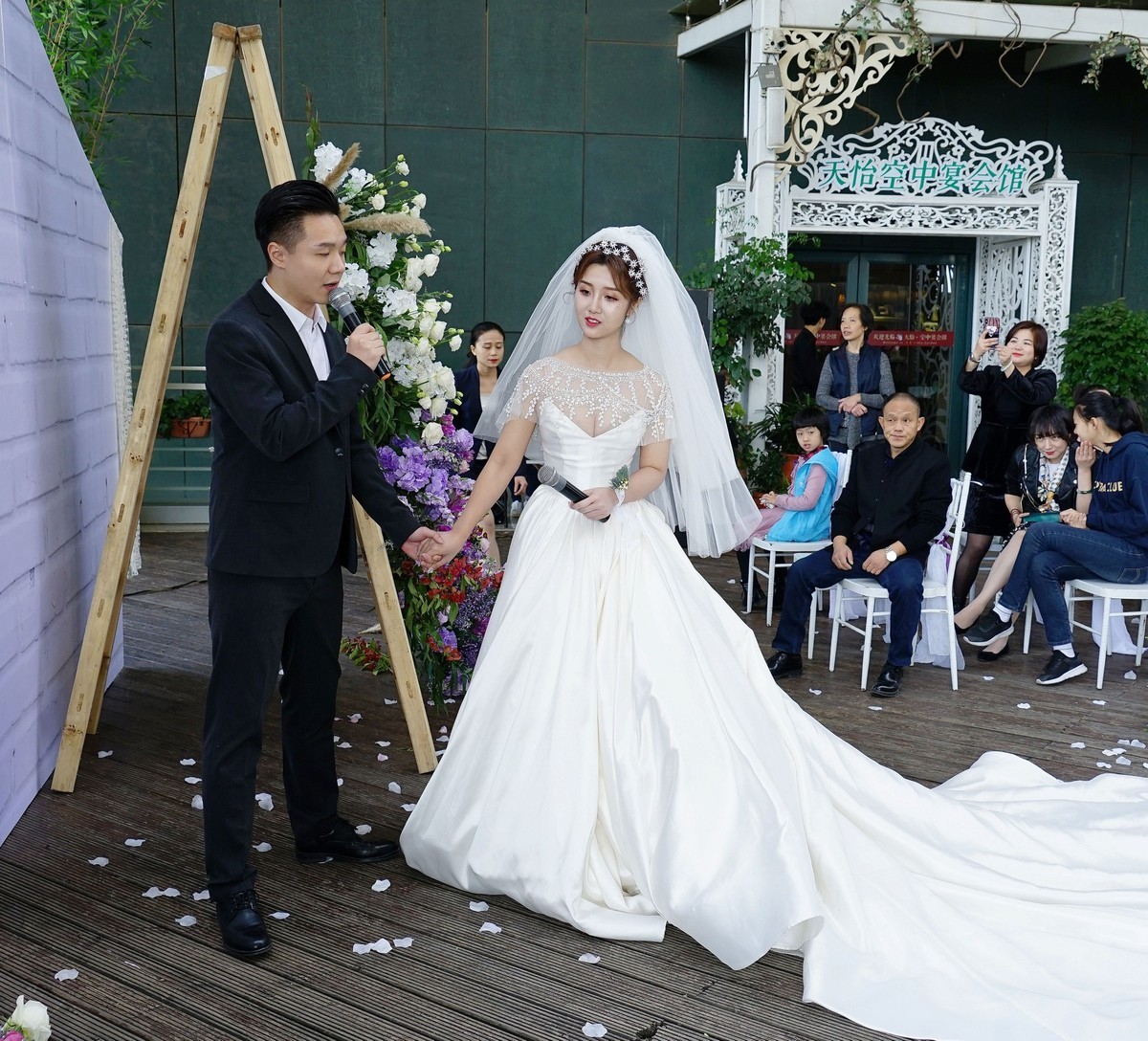 环境人像---我的外甥--张振环的婚礼！。。。。