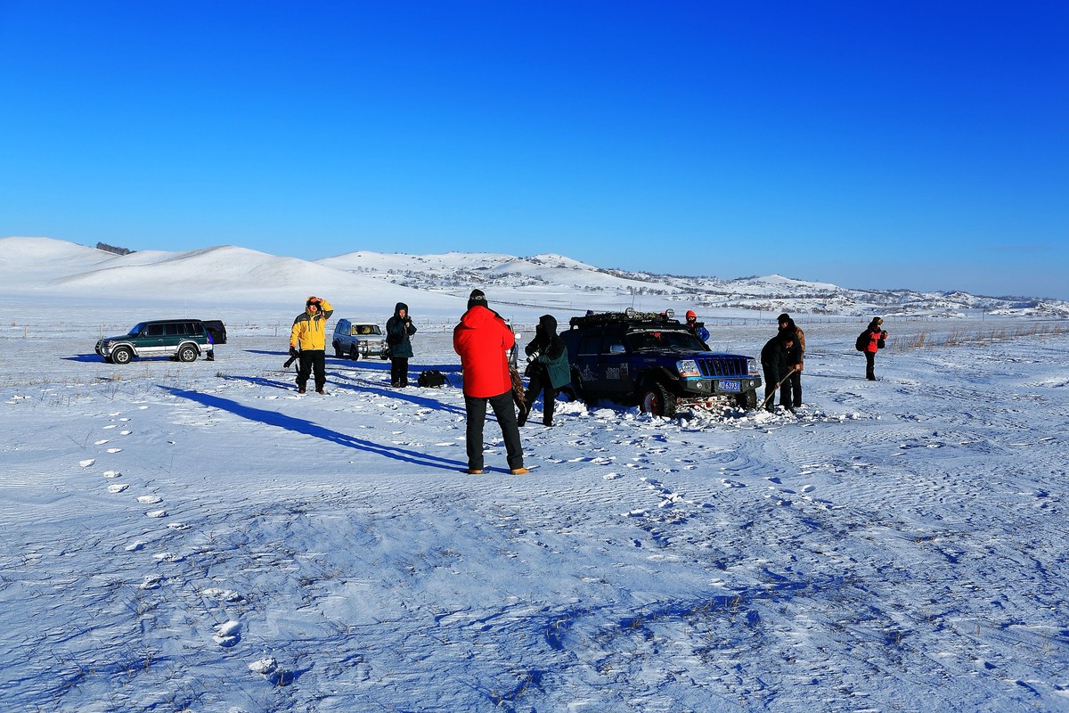 *  * 坝  上  雪  色 *  *