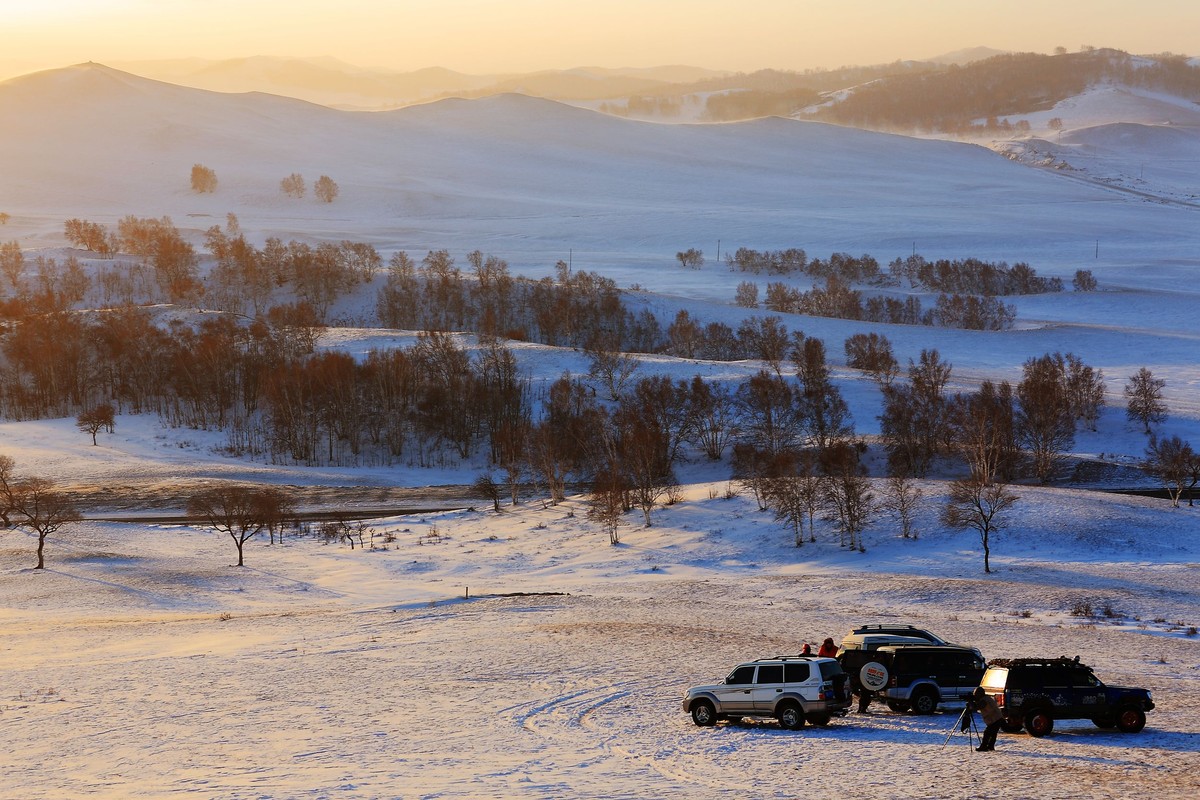 *  * 坝  上  雪  色 *  *