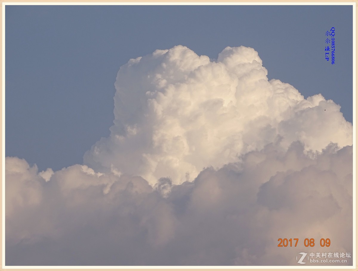 蓝天白云    千变万化