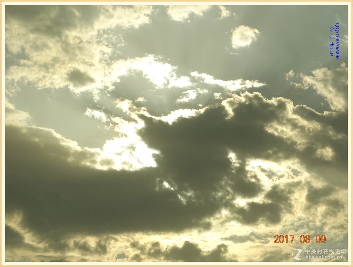 蓝天白云    千变万化