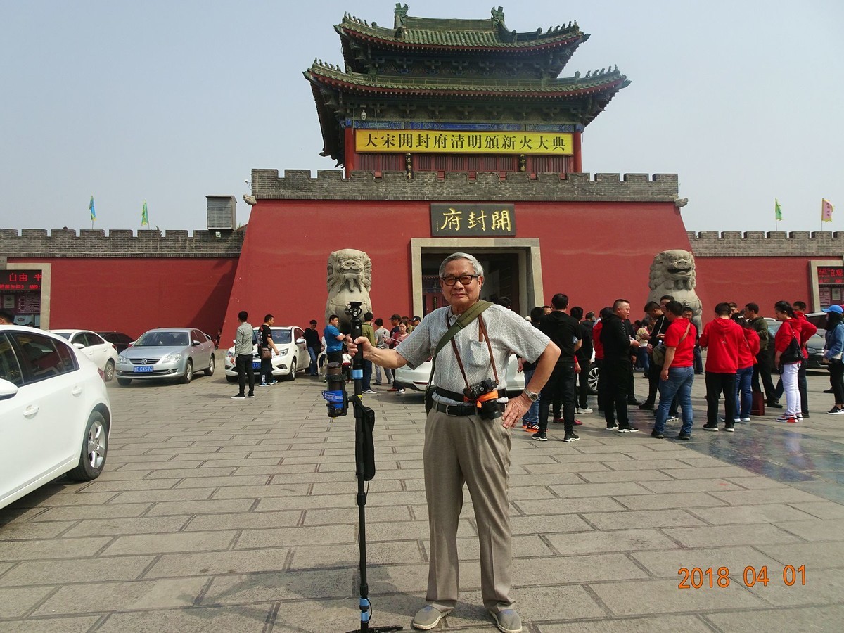 开封自拍照。我摄影我快乐，齐摄影齐快乐。75岁一老头祝摄友都快乐。