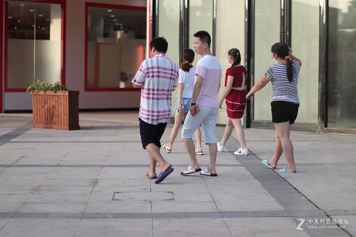 永诺50定大光圈抓拍