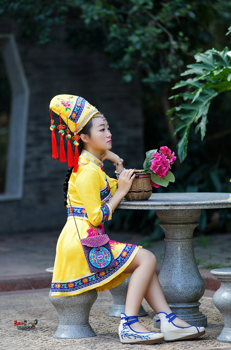 壮族少女毛毛续