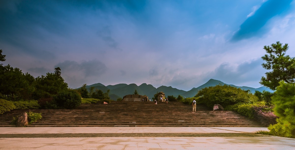 爱国主义教育一代代传下去