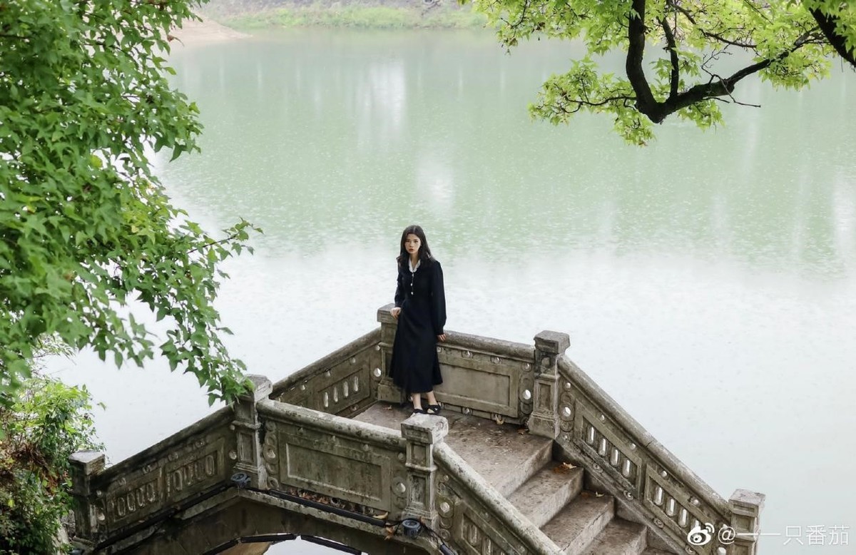 旅游男友不会照相，需要试试相机的连拍功能