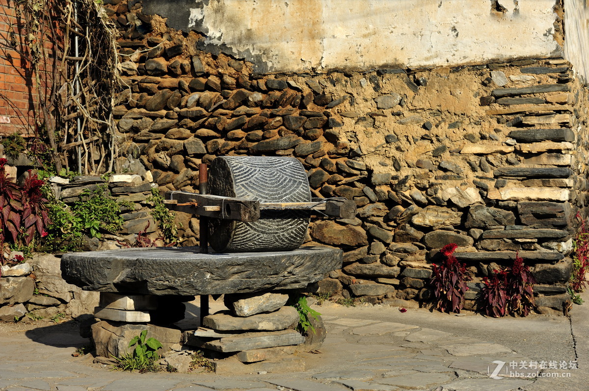 山里有个磨盘村