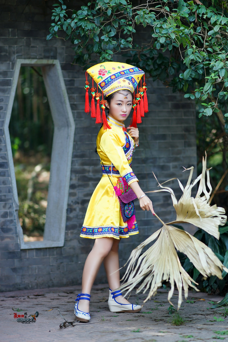 壮族少女毛毛续