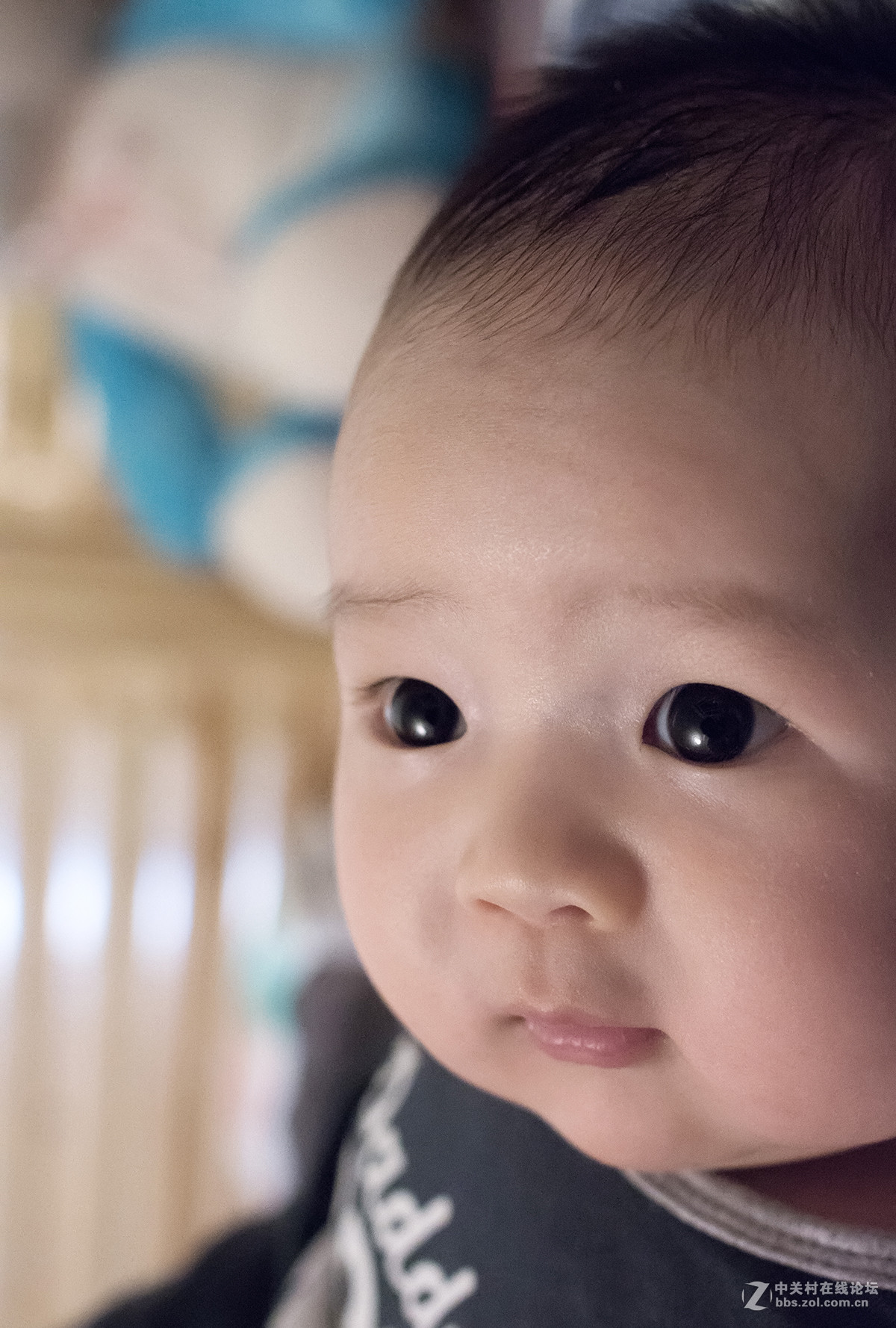 为拍宝宝入了E-M5到手一个月了，分享一些心得，上几张照片。