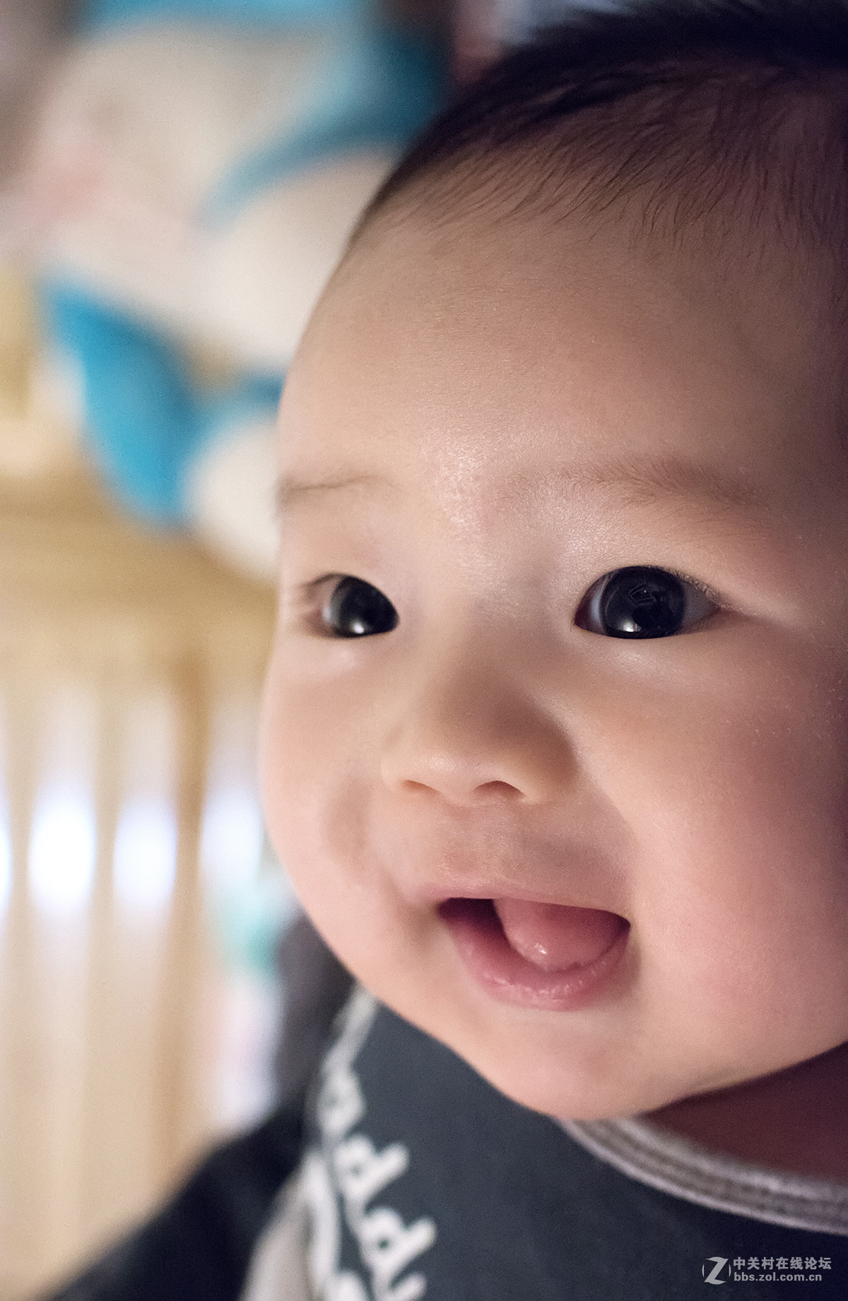 为拍宝宝入了E-M5到手一个月了，分享一些心得，上几张照片。