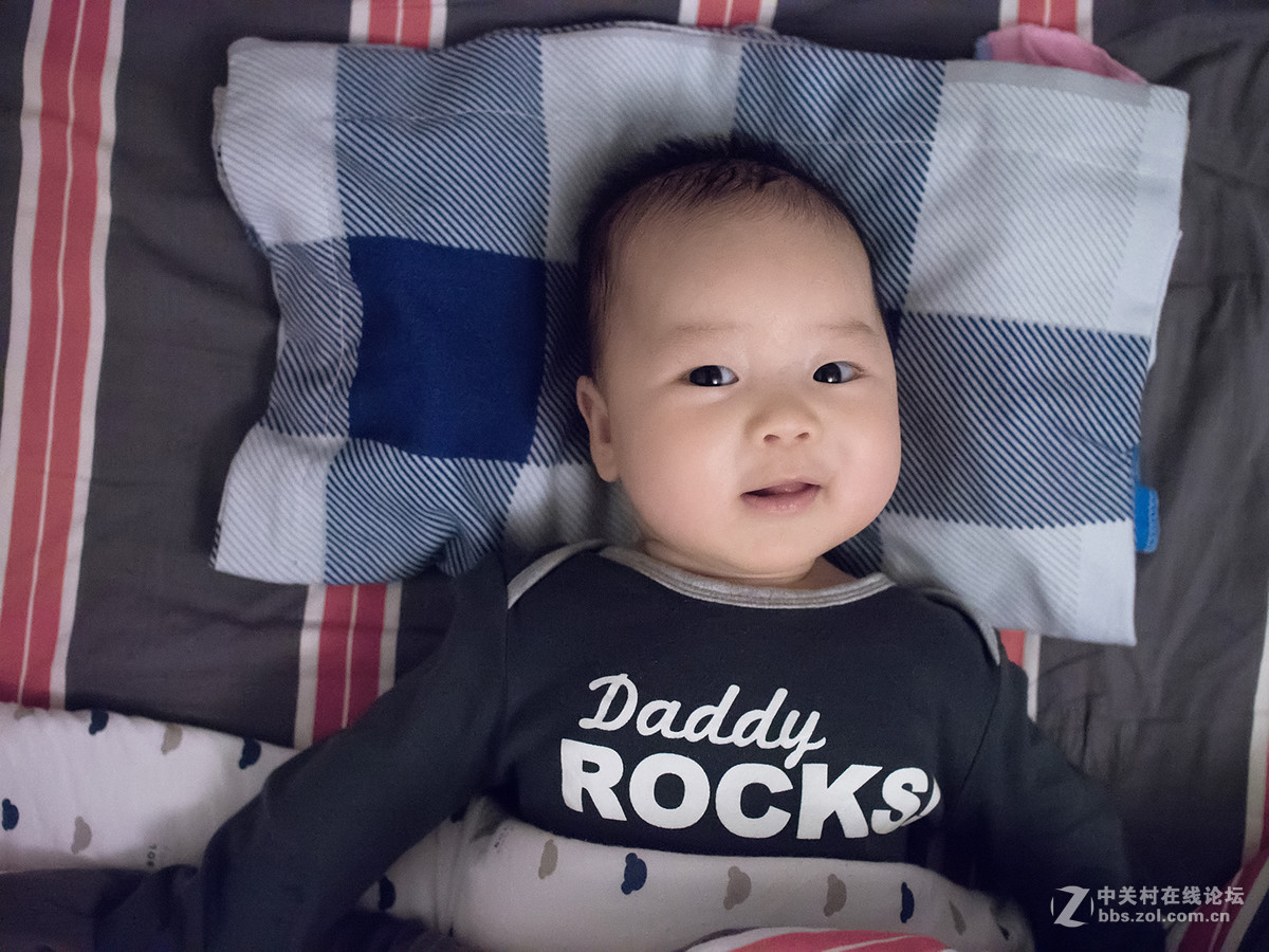 为拍宝宝入了E-M5到手一个月了，分享一些心得，上几张照片。