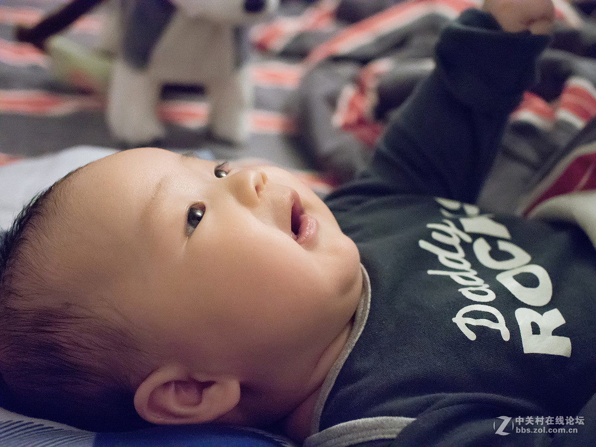 为拍宝宝入了E-M5到手一个月了，分享一些心得，上几张照片。