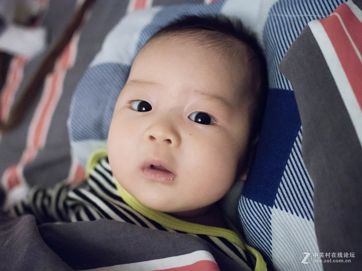 为拍宝宝入了E-M5到手一个月了，分享一些心得，上几张照片。