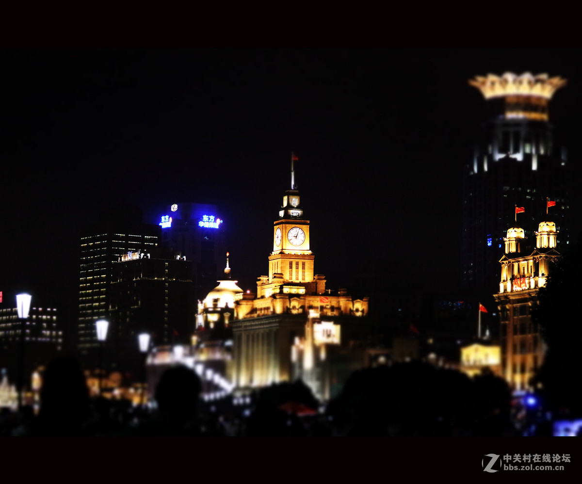 阿巫桑初入80D＋小小白，浅拍上海外滩夜景