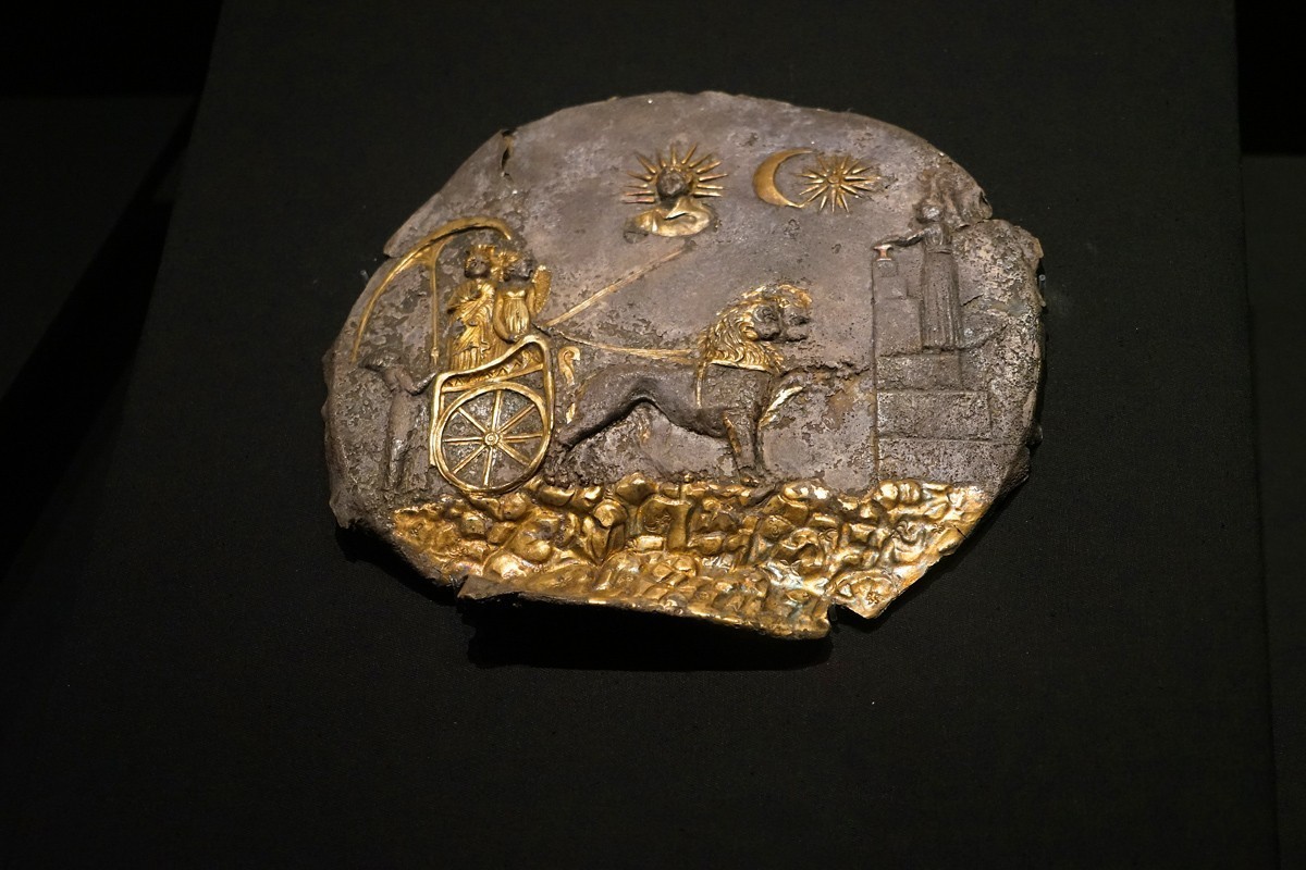 阿富汗古代金饰