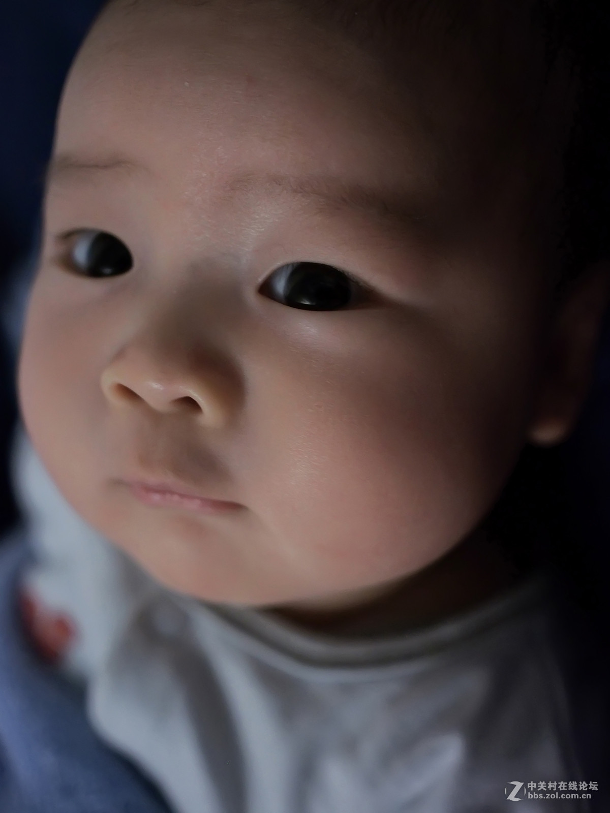 为拍宝宝入了E-M5到手一个月了，分享一些心得，上几张照片。