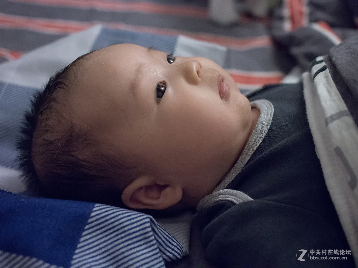 为拍宝宝入了E-M5到手一个月了，分享一些心得，上几张照片。