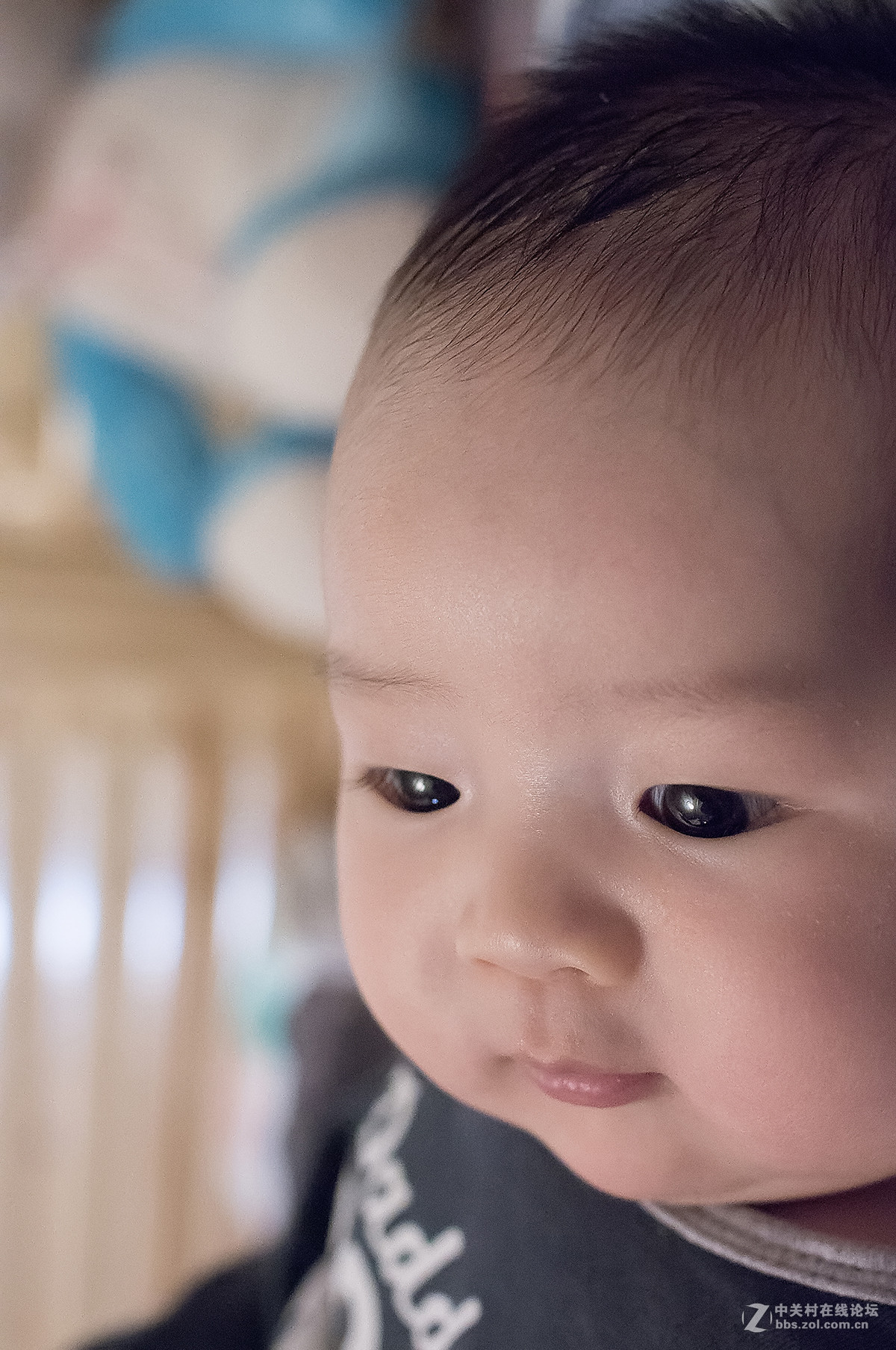 为拍宝宝入了E-M5到手一个月了，分享一些心得，上几张照片。