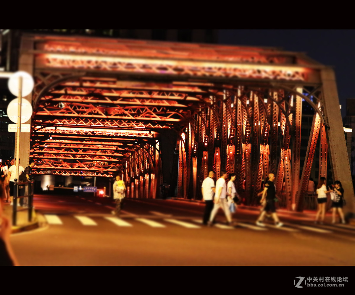 阿巫桑初入80D＋小小白，浅拍上海外滩夜景