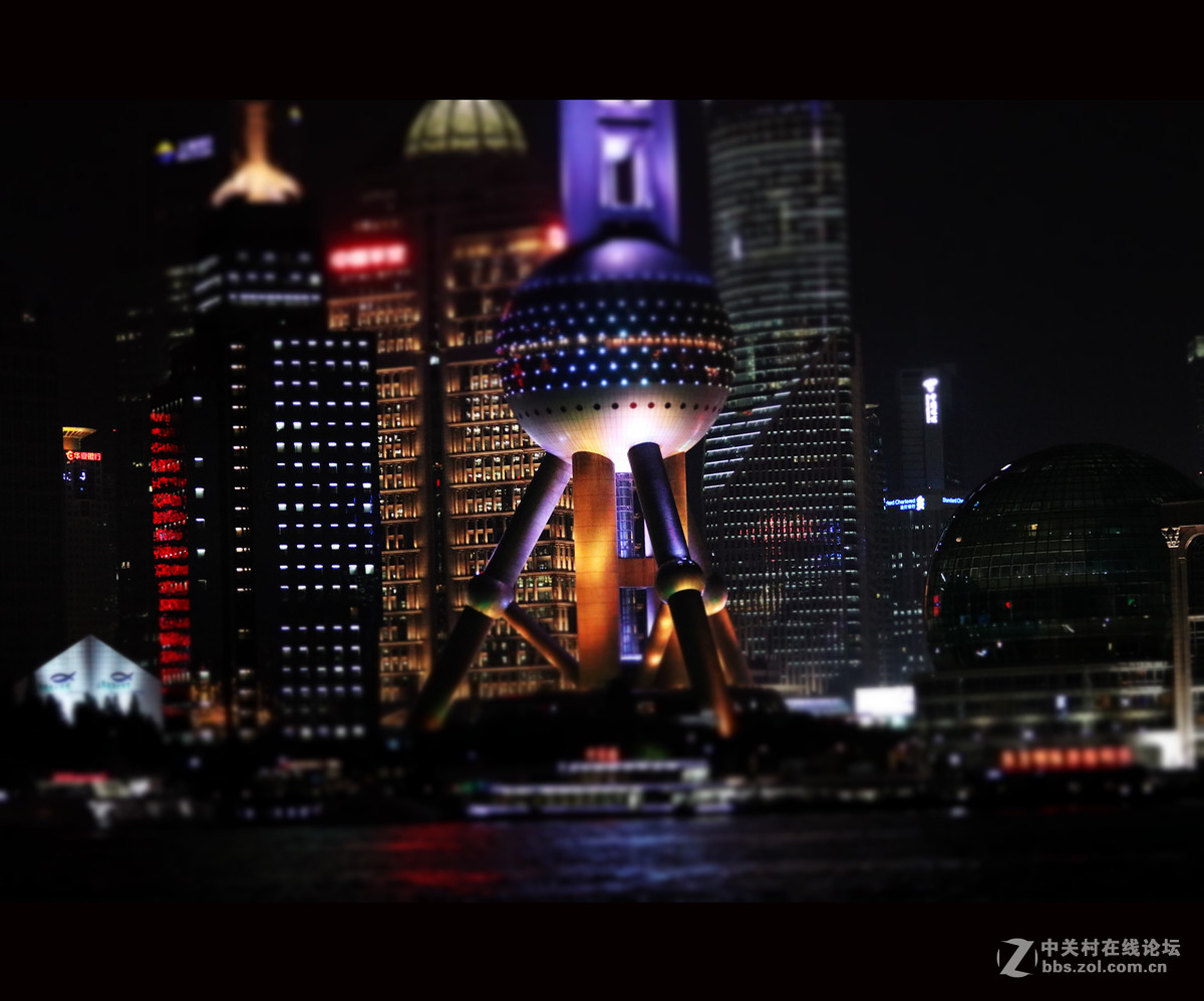 阿巫桑初入80D＋小小白，浅拍上海外滩夜景