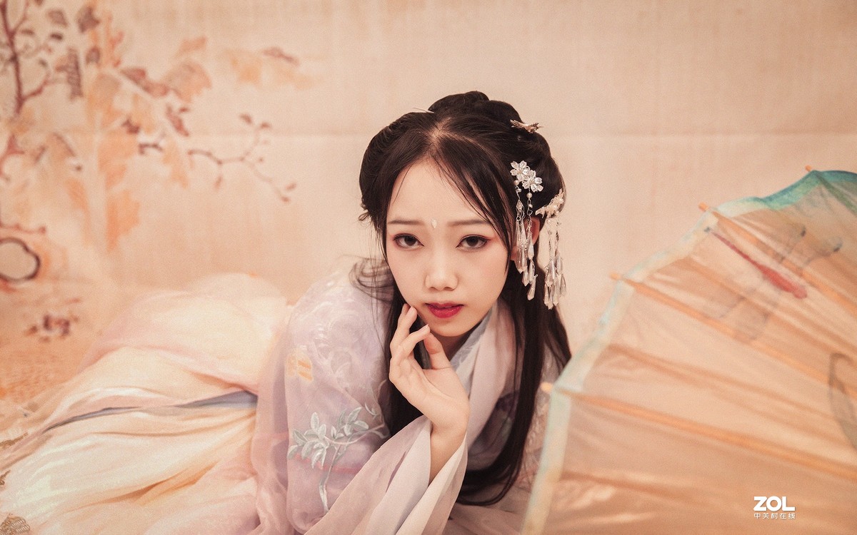 索尼年会-后期加了点噪点