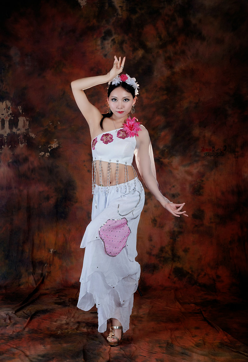 棚拍民族舞服之美女玲兰