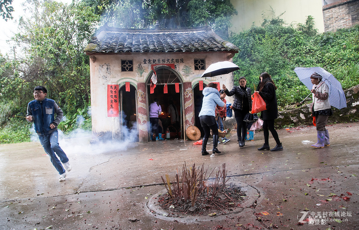 2016年横县百合葛麻村十六炮会