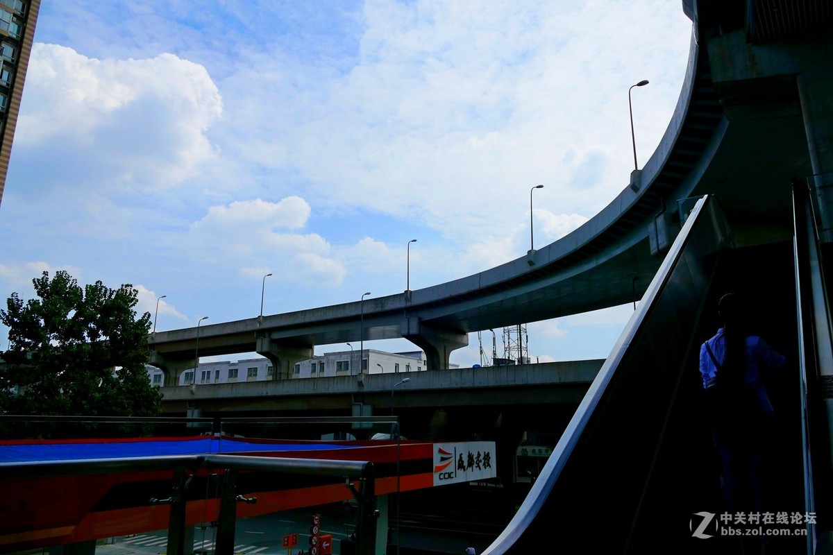 尚未完全交付使用的金沙枢纽站