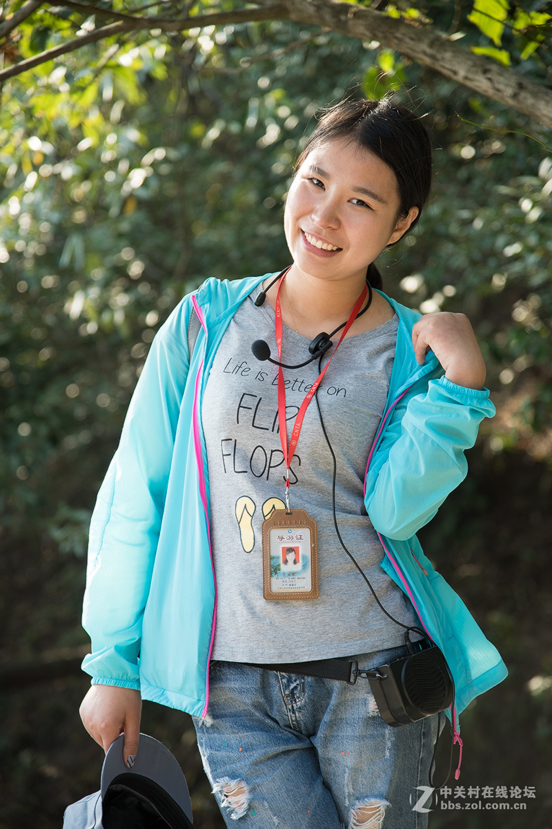 大别山的女导游