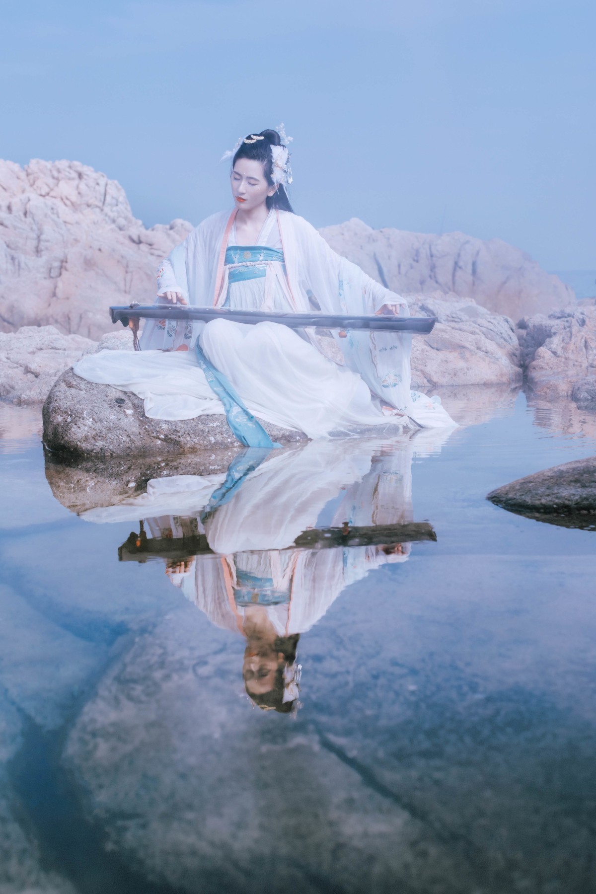 沧海月明珠有泪