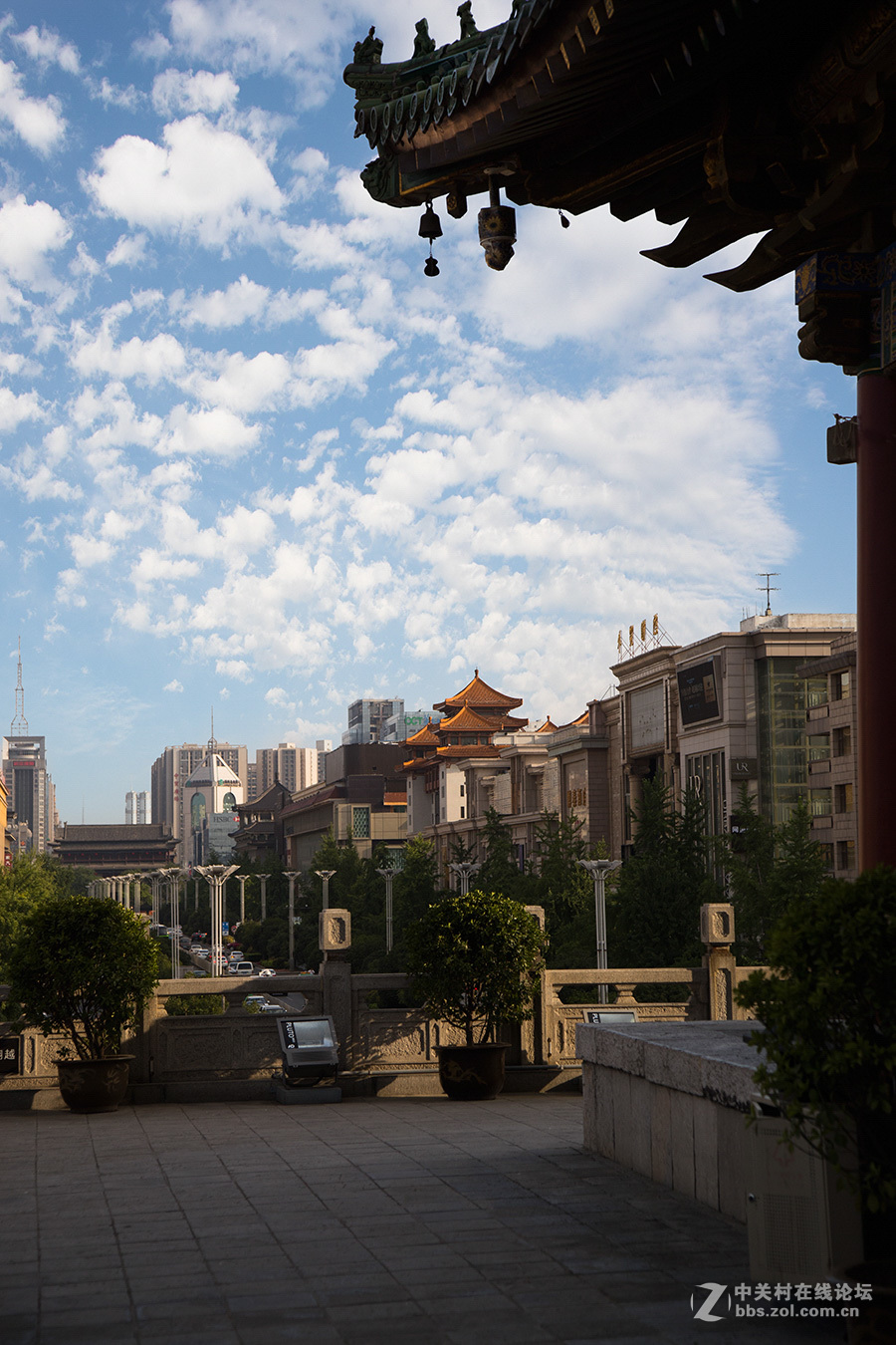 西安市中心也可见蓝天白云