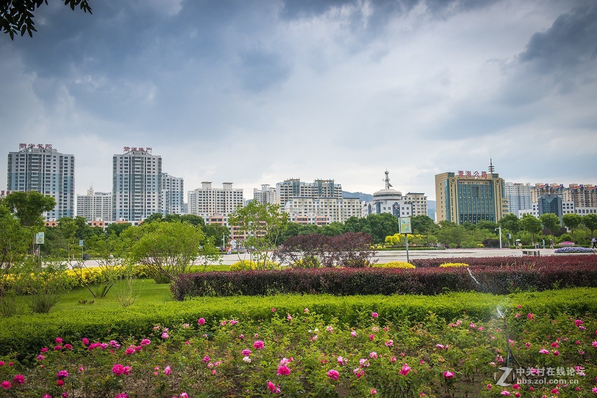西宁市城西区新宁广场随拍