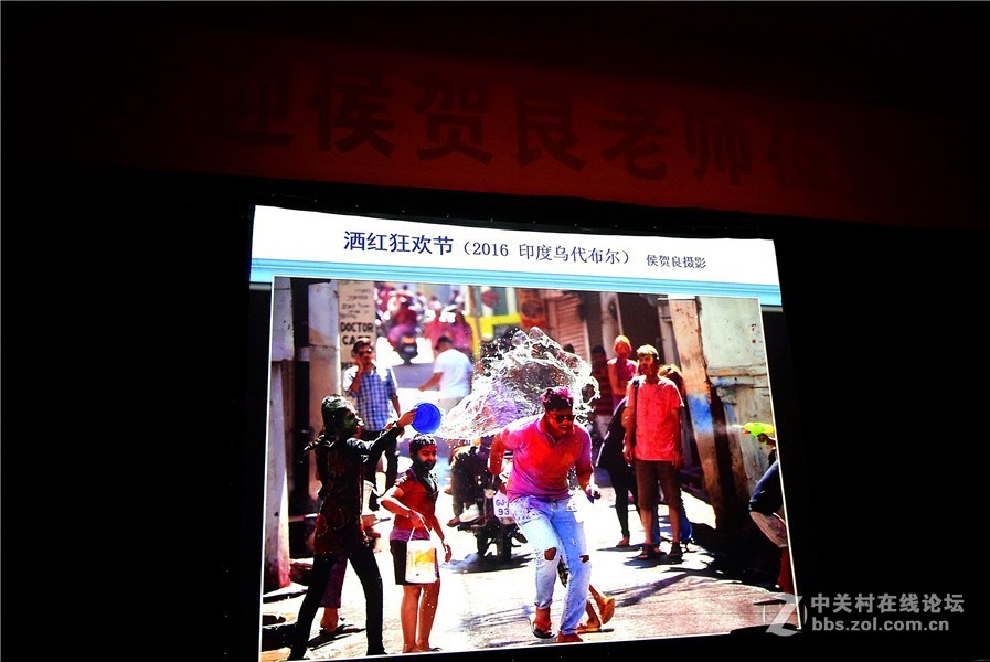 2018年度佳能摄影大棚车亮相洛阳大酒店