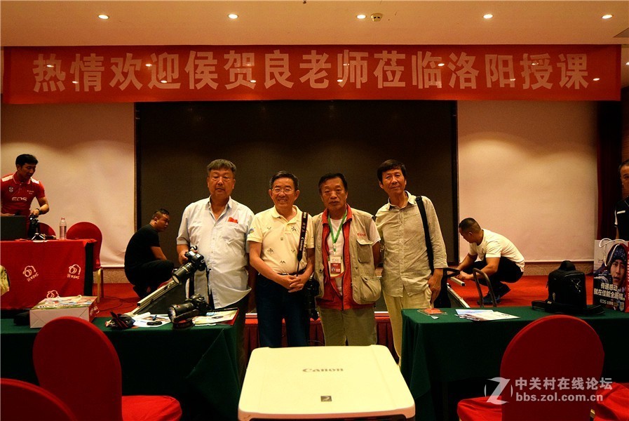 2018年度佳能摄影大棚车亮相洛阳大酒店