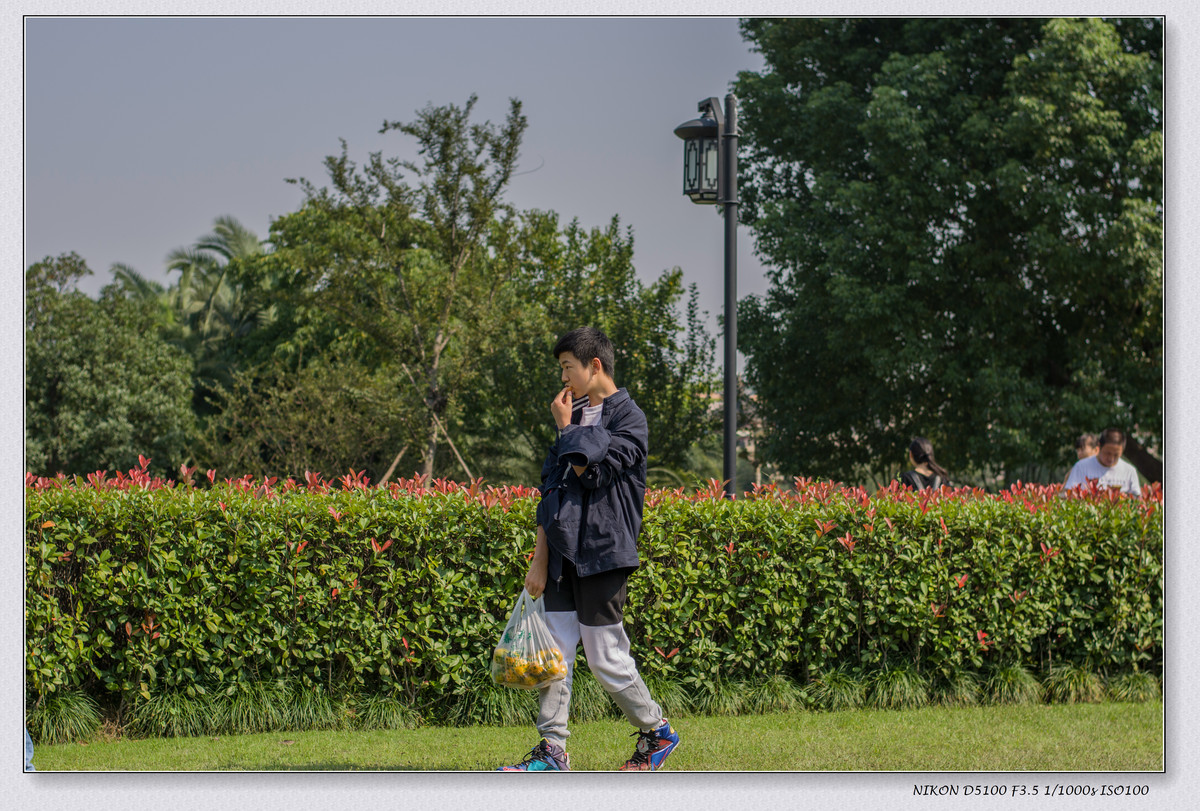 生活追随着光明，穷极一生只望最初的梦想