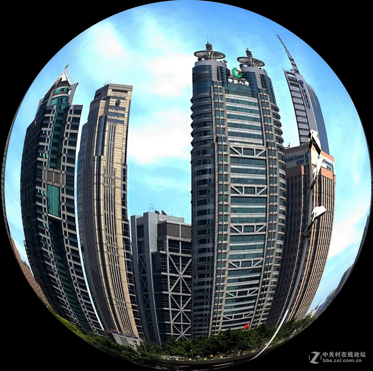 变态视觉手机鱼眼拍上海的摩天大楼