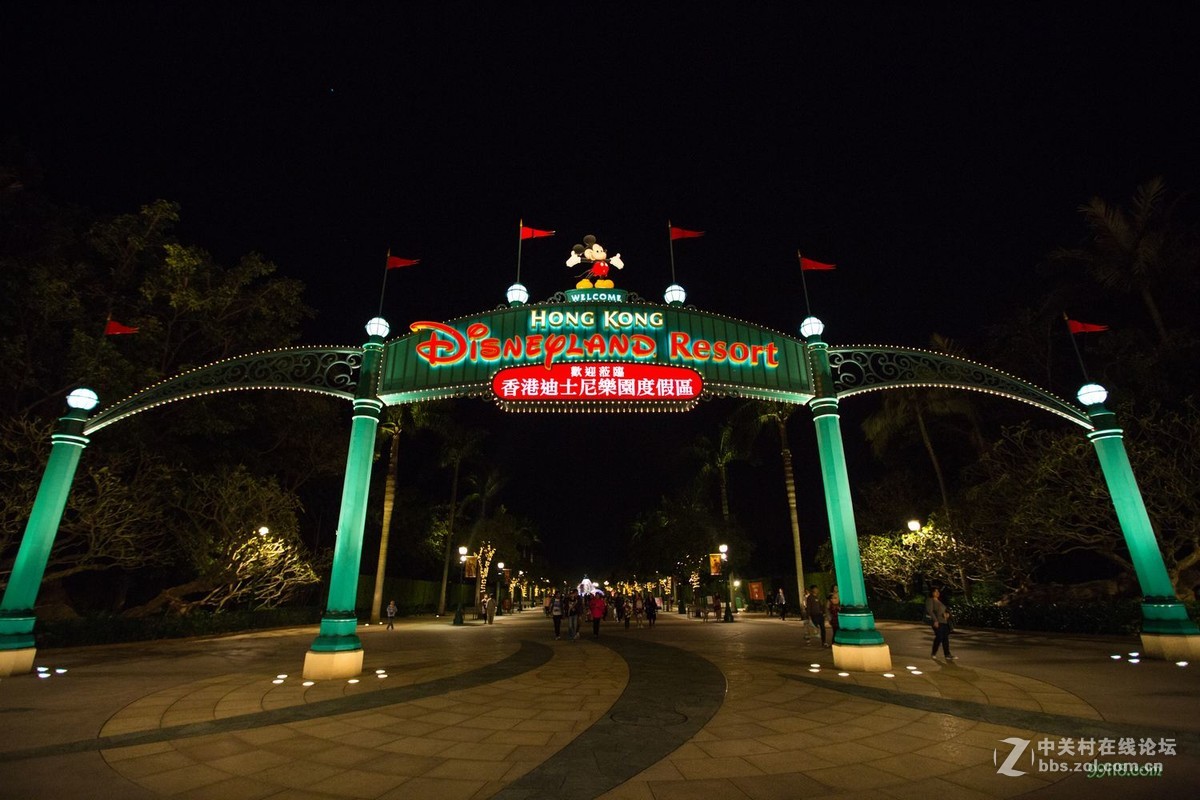 香港夜晚的迪斯尼乐园