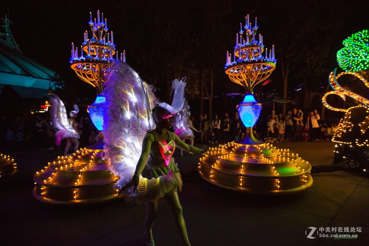 香港夜晚的迪斯尼乐园