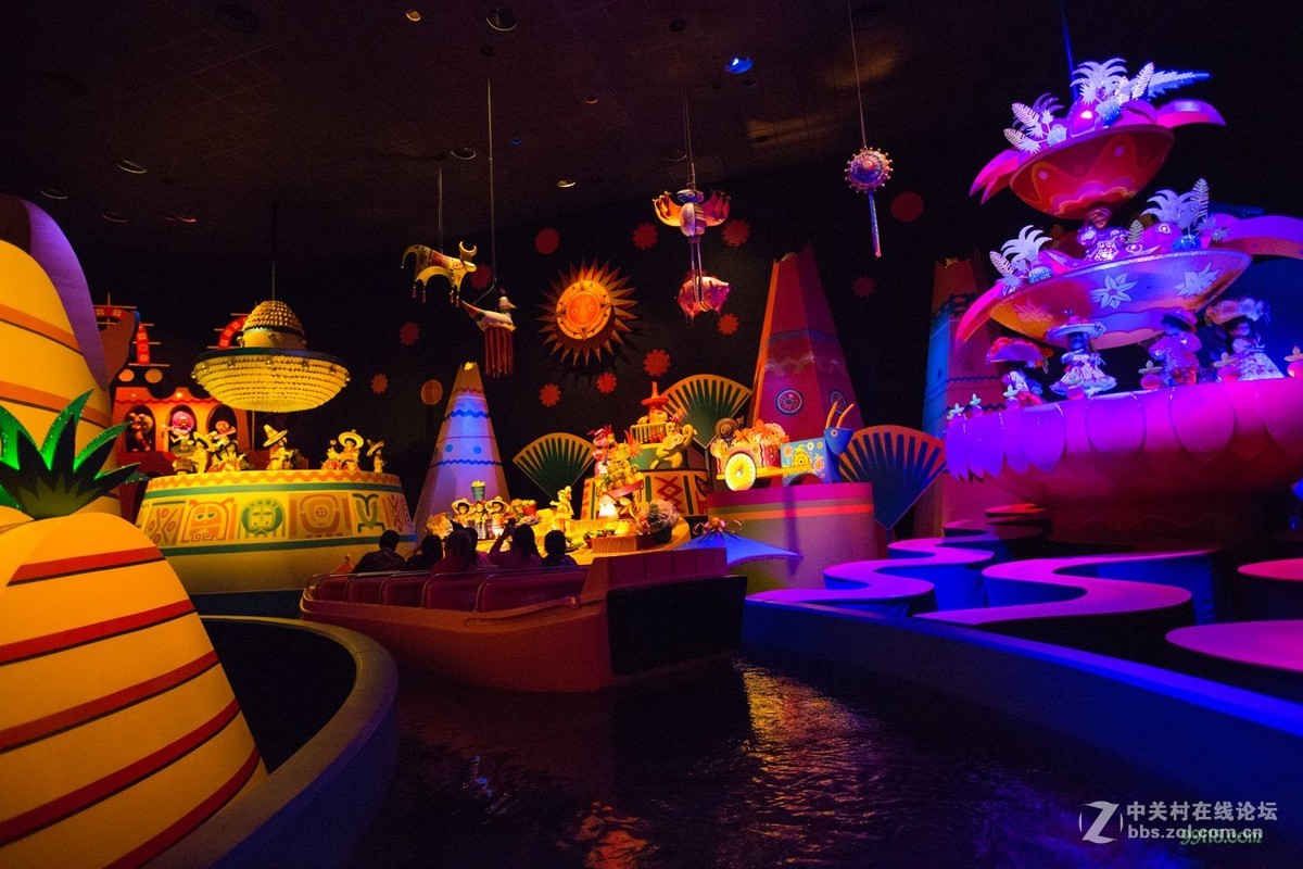 香港夜晚的迪斯尼乐园