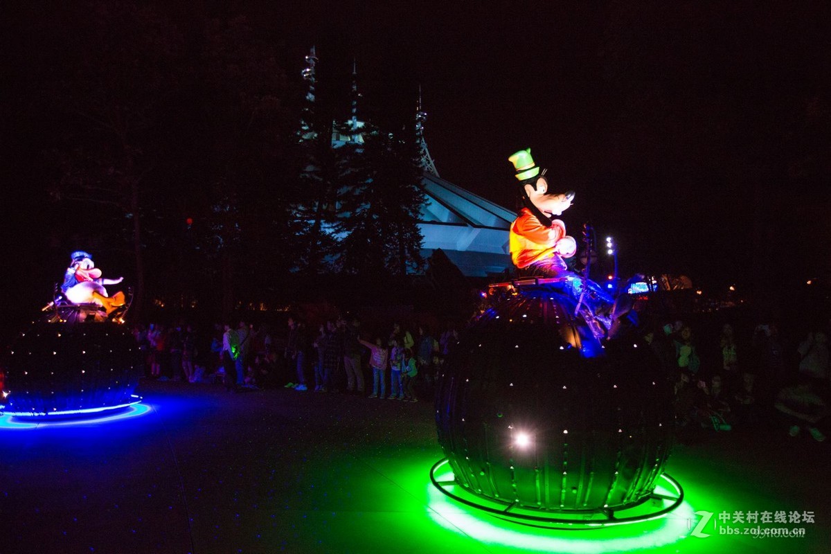 香港夜晚的迪斯尼乐园