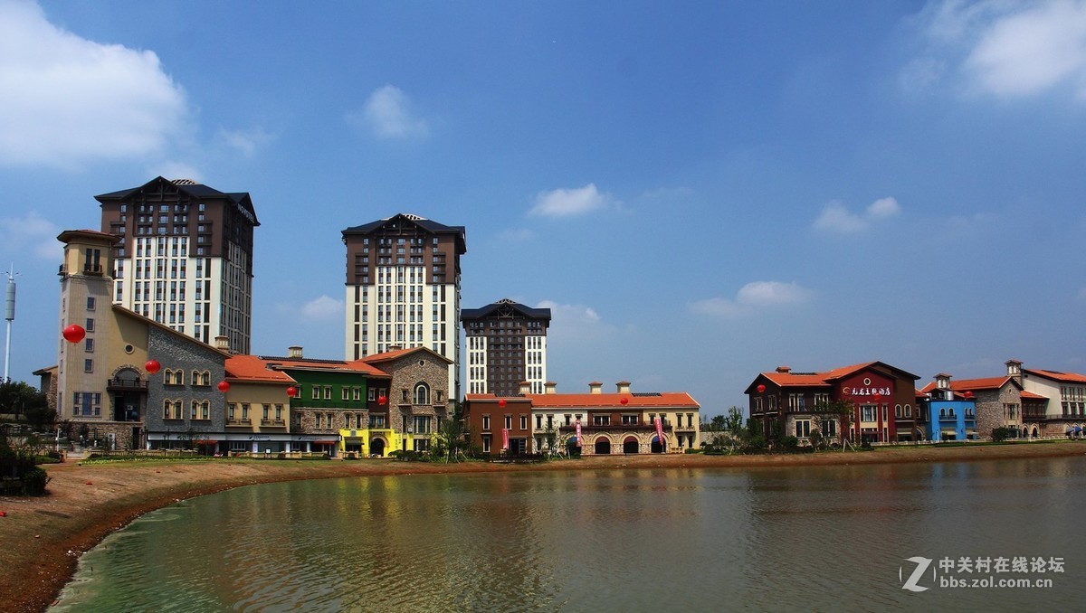 #佳能月赛-秋高气爽#雄伟壮观的南昌万达茂，青花瓷建筑风光。