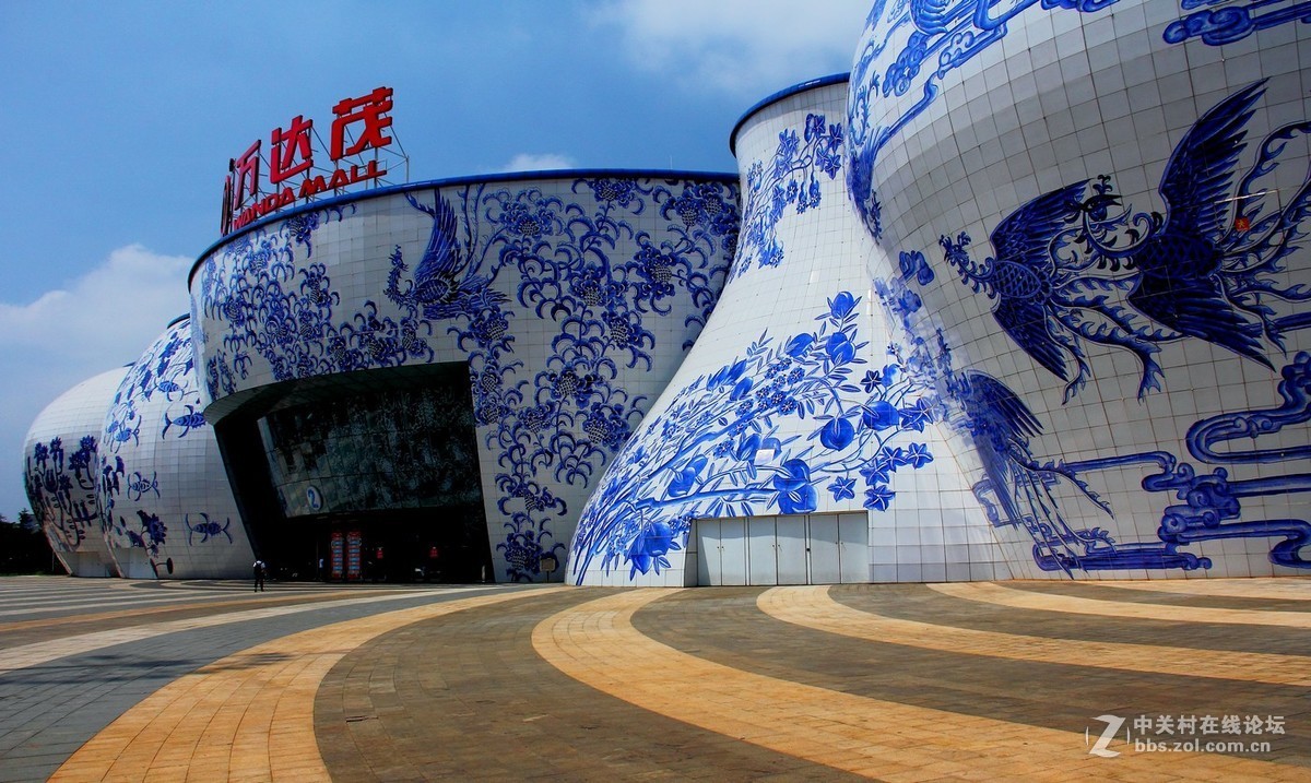 #佳能月赛-秋高气爽#雄伟壮观的南昌万达茂，青花瓷建筑风光。