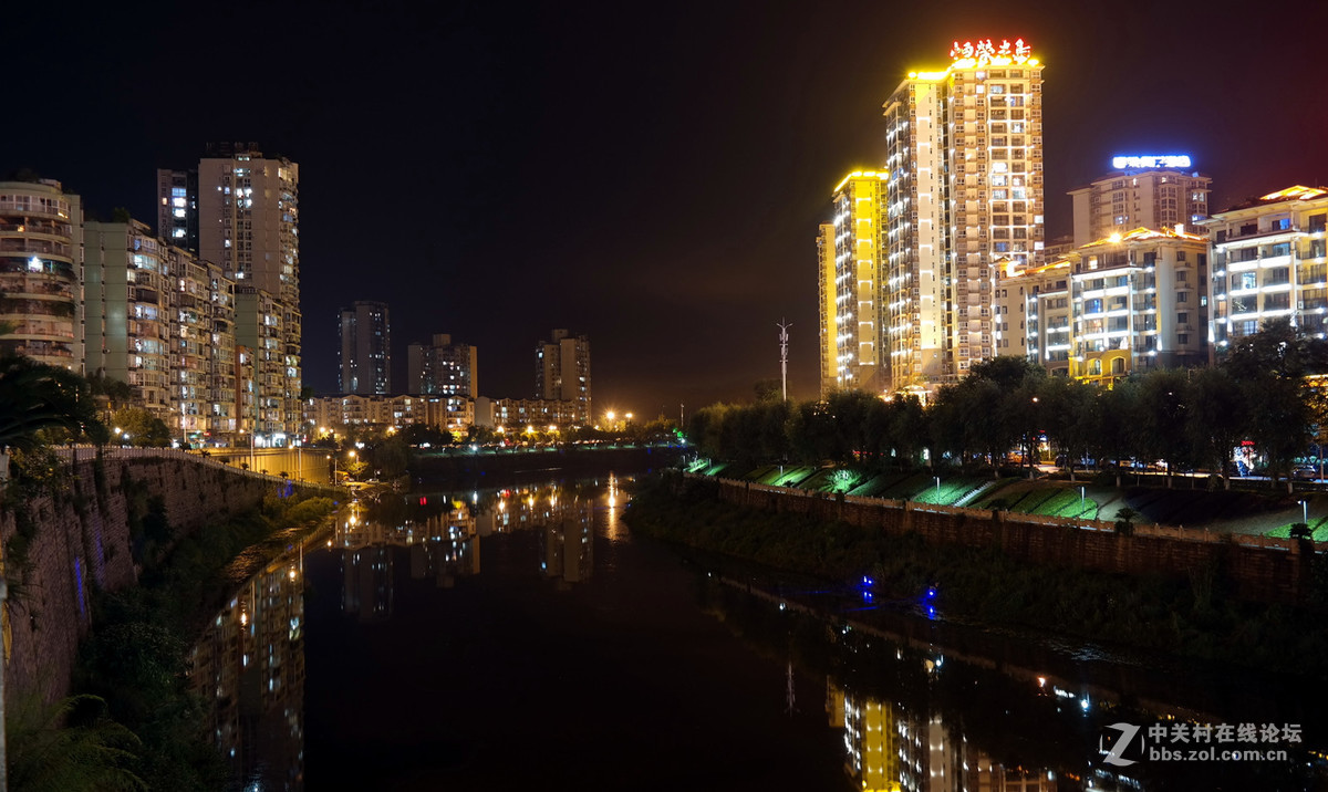 小城夜景（一）