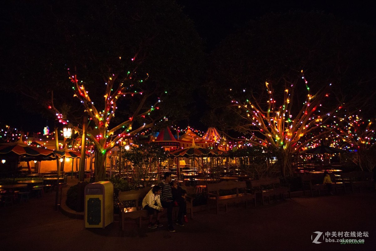 香港夜晚的迪斯尼乐园