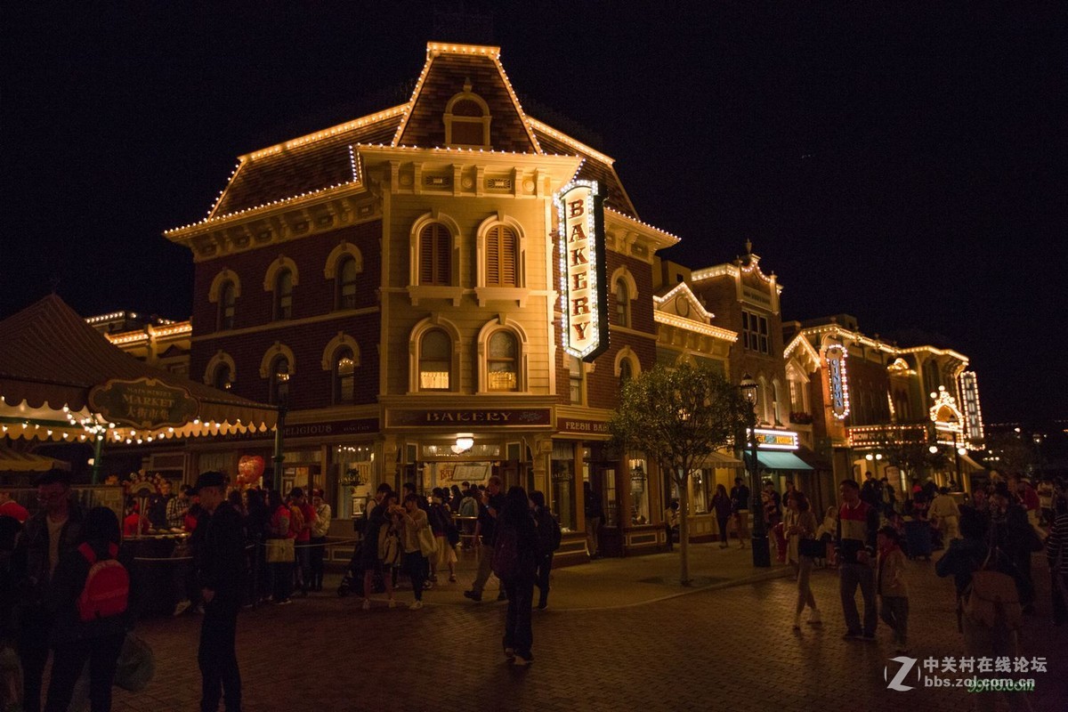 香港夜晚的迪斯尼乐园