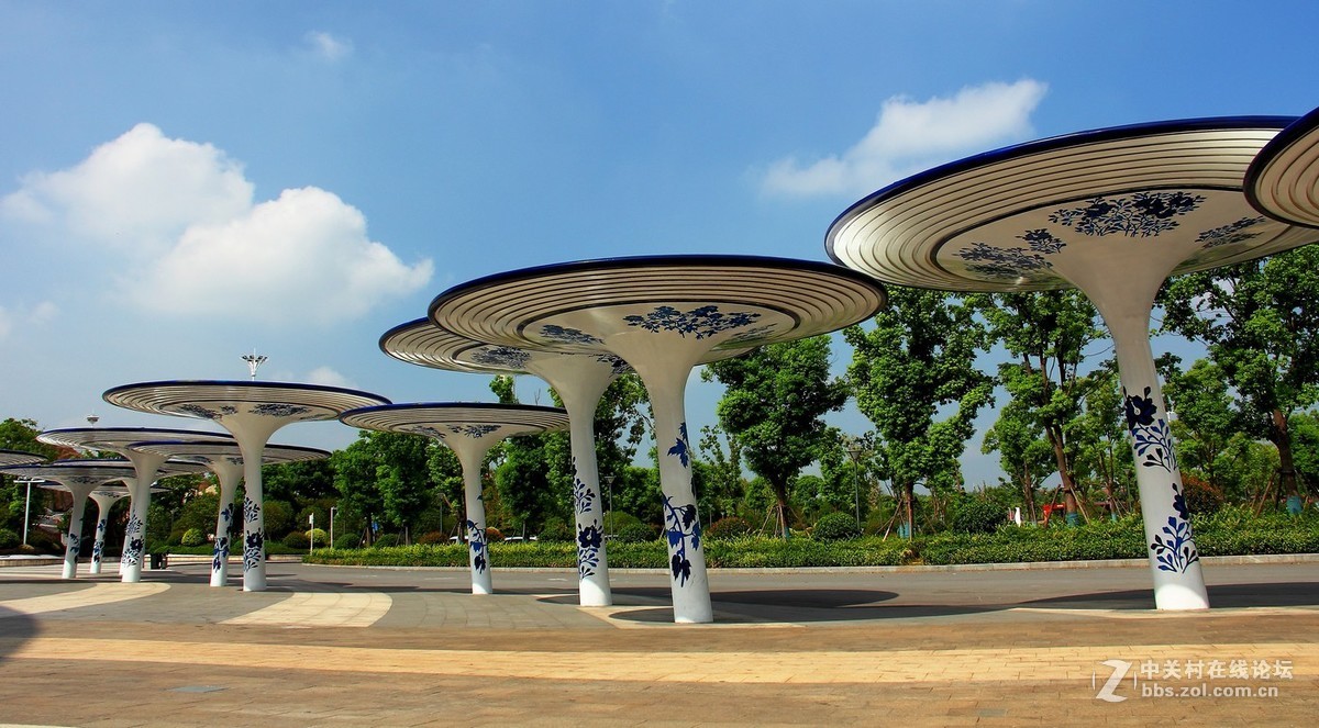 #佳能月赛-秋高气爽#雄伟壮观的南昌万达茂，青花瓷建筑风光。